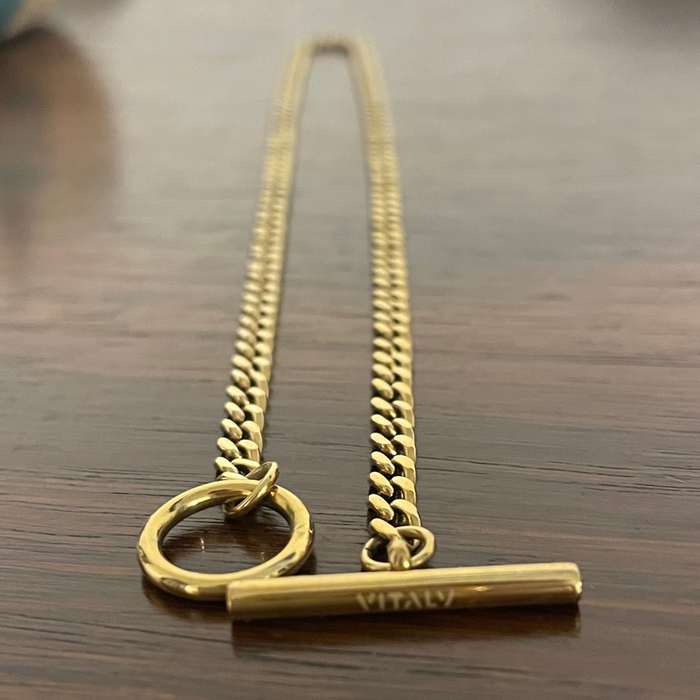 Vitaly Halo choker chain with toggle clasp.